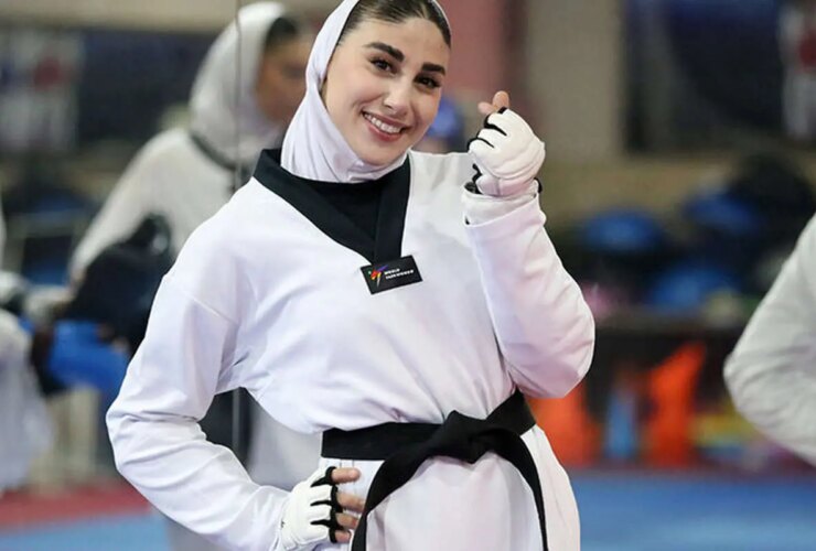 ناهید کیانی زیر چاقو رفت