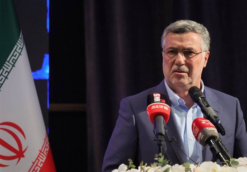 پرهیز از تصمیمات هیجانی در بحران ها/ هیچ کشوری با مداخله خارجی به رفاه نرسیده است