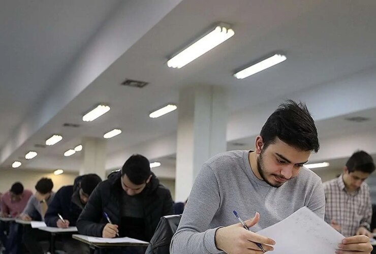 دانشجویان بدون ارائه مدارک در امتحانات ترم جاری شرکت نکنند.