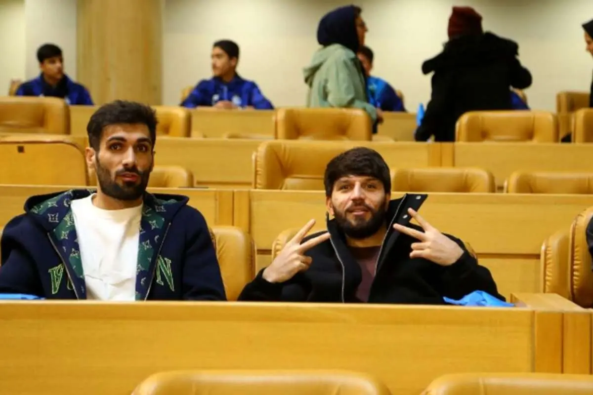 2 تماشاگر معروف در حاشیه دیدار استقلال مقابل الحسین اردن