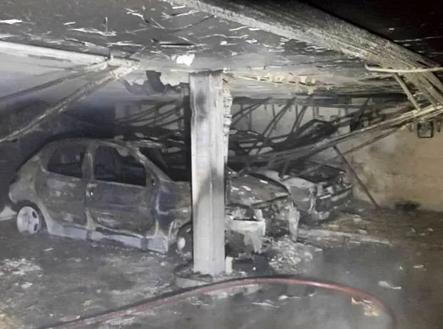 آتش سوزی در ساختمان 4 طبقه در بزرگراه رسالت