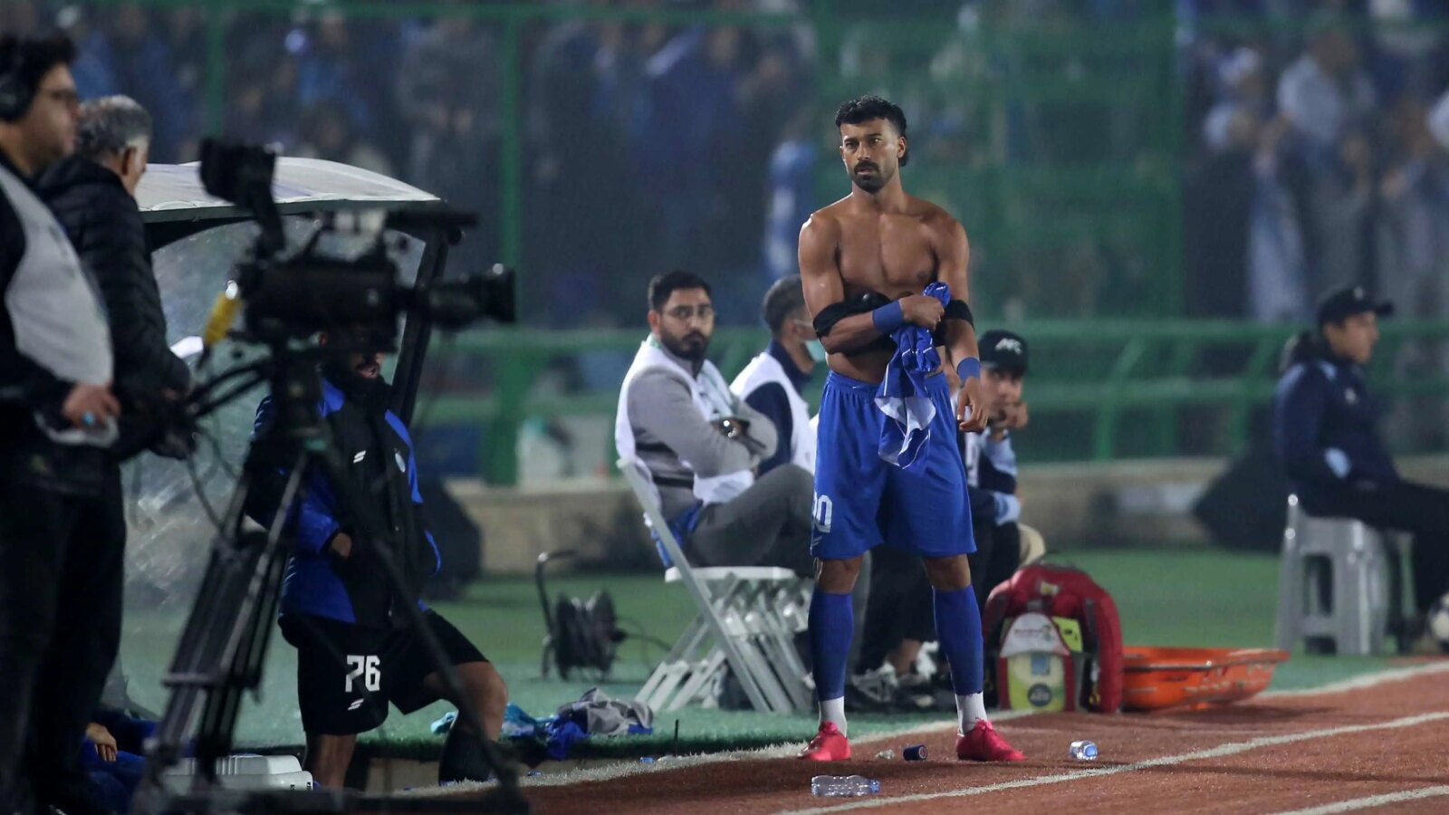 آخرین تحولات در مورد 2 دوست عصبانی سا پینتو. رامین می ماند، ابوالفضل می رود؟ 1 آخرین تحولات در مورد 2 دوست عصبانی سا پینتو. رامین می ماند، ابوالفضل می رود؟