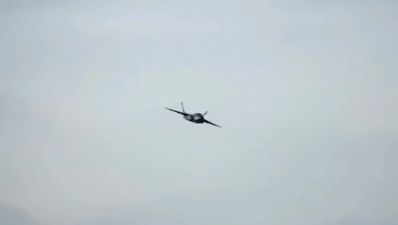 اولین پرواز جت جنگنده رد آلما با سامانه IRST