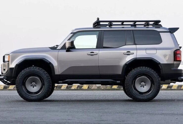 این تانک پرادو هست یا SUV؟