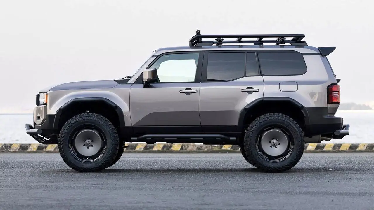 این تانک پرادو هست یا SUV؟