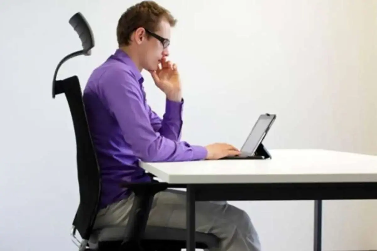     اینفوگرافیک/ عوارض بیش از حد پشت میز نشستن