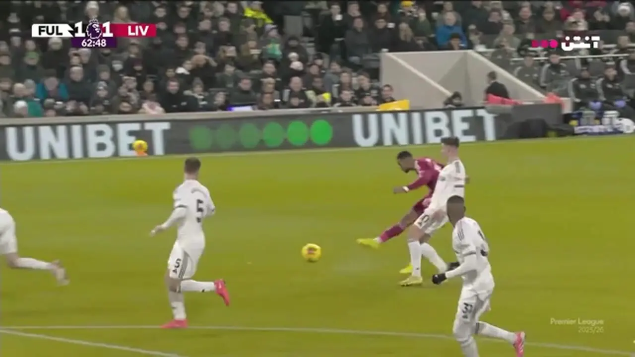 برای دیدن؛ خلاصه بازی فولام 2 - لیورپول 2 1 برای دیدن؛ خلاصه بازی فولام 2 - لیورپول 2