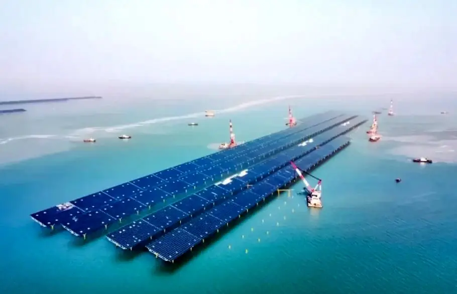 بزرگترین نیروگاه خورشیدی شناور جهان راه اندازی شد 1 بزرگترین نیروگاه خورشیدی شناور جهان راه اندازی شد