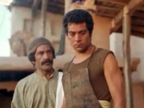 «بهروز وشوقی» با عبا و ارگاچین در تئاتر مدرسه؛ دهه 30 9 «بهروز وشوقی» با عبا و ارگاچین در تئاتر مدرسه؛ دهه 30