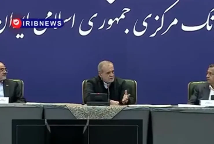 جلسه شبانه رئیس جمهور در بانک مرکزی