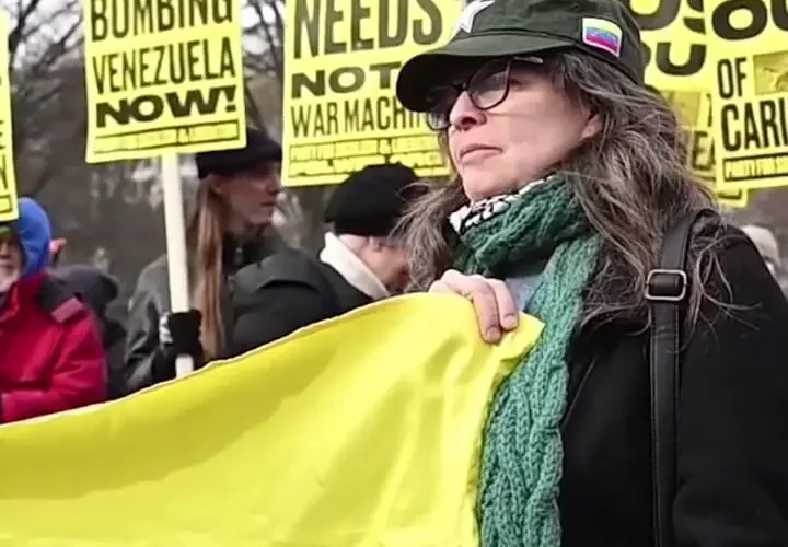 حامیان ونزوئلا در مقابل کاخ سفید تجمع کردند 38 حامیان ونزوئلا در مقابل کاخ سفید تجمع کردند