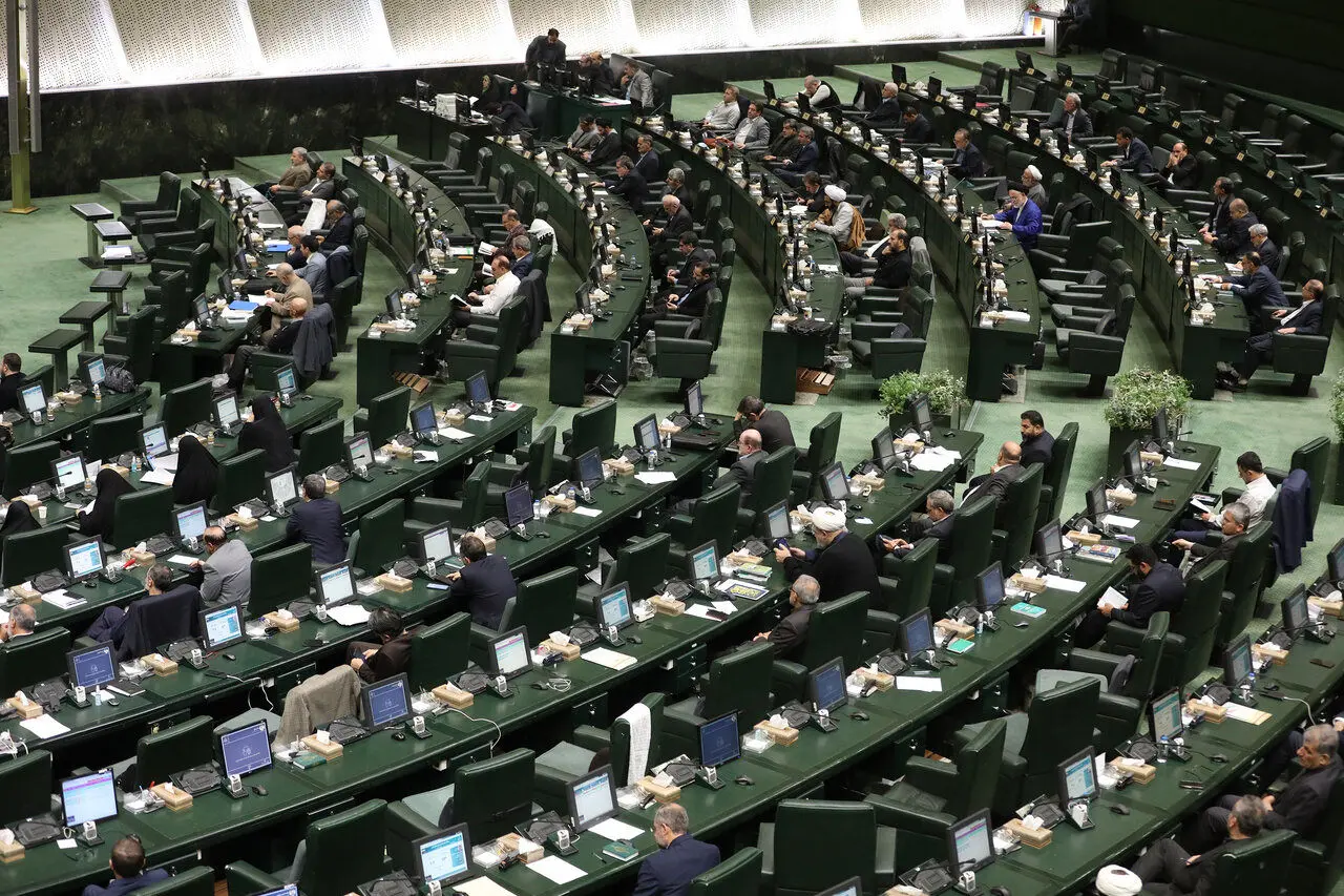 درخواست 51 نماینده برای افزایش نظارت بر خبرنگاران خارجی