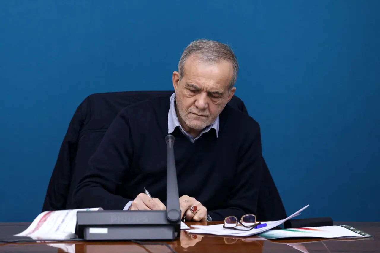 دستورالعمل پزشکان به کلیه وزارتخانه ها و نهادها: پیگیری گفتگو و درخواست با مردم