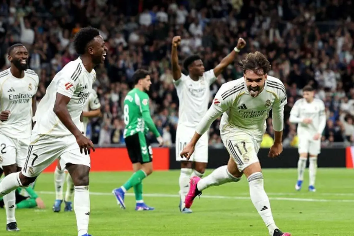 رئال مادرید 5-1 رئال بتیس را شکست داد. جشنواره گل کهکشانی