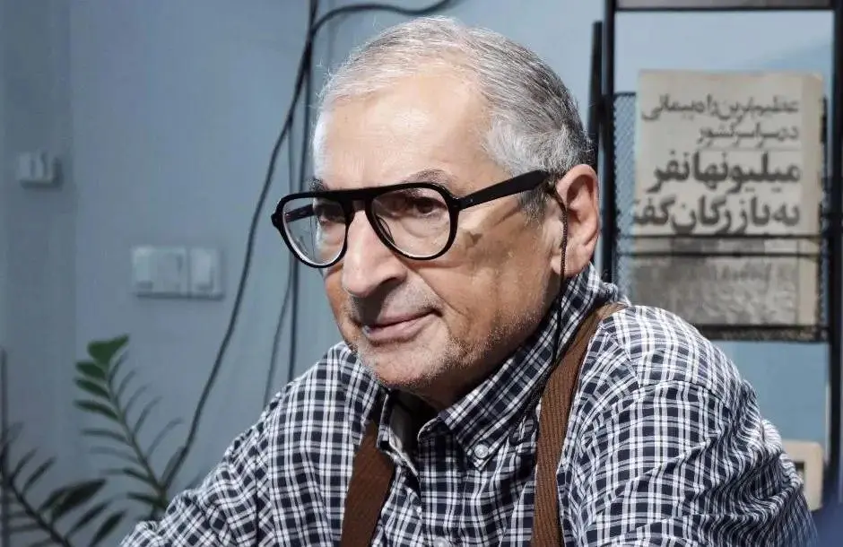 زیباکلام: هیچ وقت نفهمیدم منافع حضور ایران در حیاط خلوت آمریکا چیست! 1 زیباکلام: هیچ وقت نفهمیدم منافع حضور ایران در حیاط خلوت آمریکا چیست!