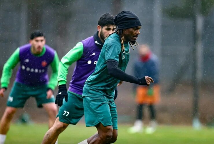 ستاره جلوی در خروجی؛ دلیل نارضایتی عثمر از بیفوما چیست؟