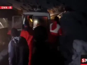 فیلم لحظه معجزه آسا نجات مادر و نوزاد 12 روزه اش از برف و برف 12 فیلم لحظه معجزه آسا نجات مادر و نوزاد 12 روزه اش از برف و برف