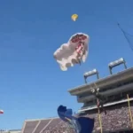 لحظه سقوط چترباز آمریکایی