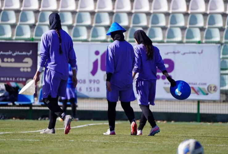 موضع فدراسیون در برابر رویاهای زنان؛ وعده های زیبا، اعمال زشت!