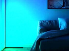 نور آبی (HEV) چیست و چه خطراتی برای شبکیه چشم دارد؟ 8 نور آبی (HEV) چیست و چه خطراتی برای شبکیه چشم دارد؟