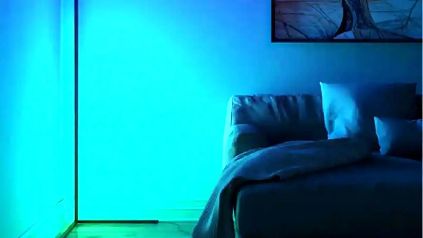 نور آبی (HEV) چیست و چه خطراتی برای شبکیه چشم دارد؟ 1 نور آبی (HEV) چیست و چه خطراتی برای شبکیه چشم دارد؟