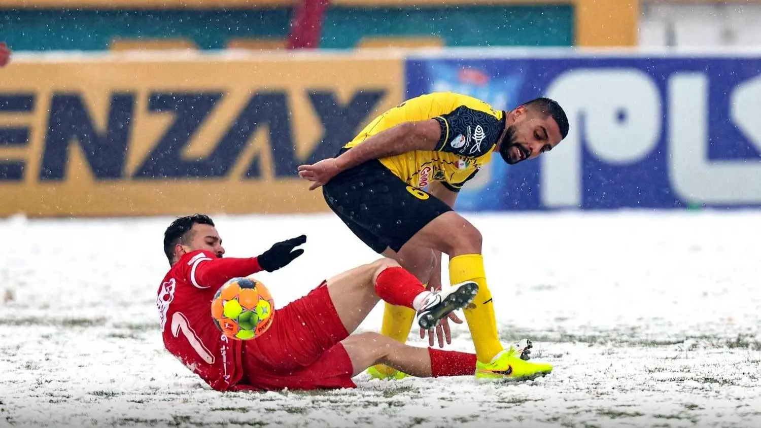 نگاهی به جدول نیم فصل دوم لیگ 25; شمس آذر برتر از پرسپولیس و سپاهان! 1 نگاهی به جدول نیم فصل دوم لیگ 25; شمس آذر برتر از پرسپولیس و سپاهان!