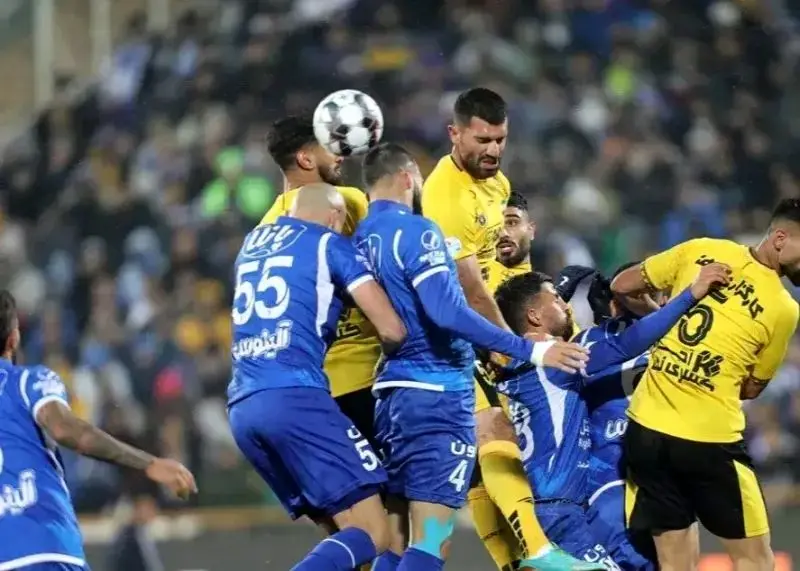 پخش زنده؛ سپاهان و استقلال [ ۰ - ۰ ] / نیمه اول