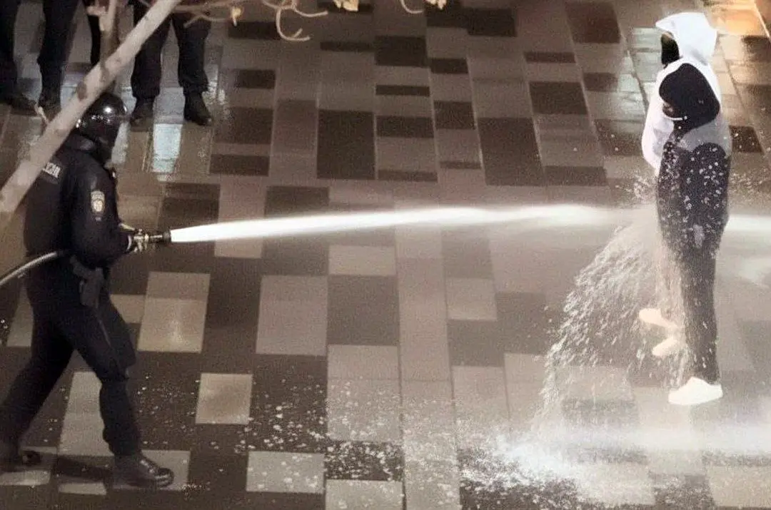 پلیس: انتشار تصاویر جعلی از ماموران پلیس هوش مصنوعی جرم است