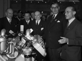 چهره پنهان سوئیس؛ از شکلات و ساعت گرفته تا قیام برای ساختن 400 بمب اتمی 8 چهره پنهان سوئیس؛ از شکلات و ساعت گرفته تا قیام برای ساختن 400 بمب اتمی