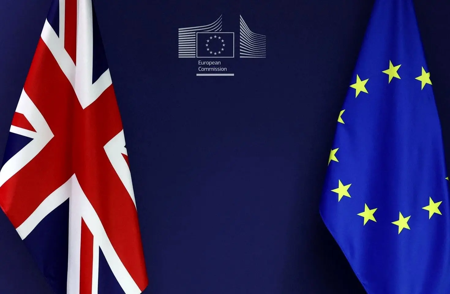 یک تحلیلگر انگلیسی به لندن توصیه کرد برای مقابله با آمریکا به اتحادیه اروپا روی آورد 1 یک تحلیلگر انگلیسی به لندن توصیه کرد برای مقابله با آمریکا به اتحادیه اروپا روی آورد