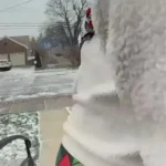 یک زن بر اثر وزش باد شدید در نیویورک سقوط کرد