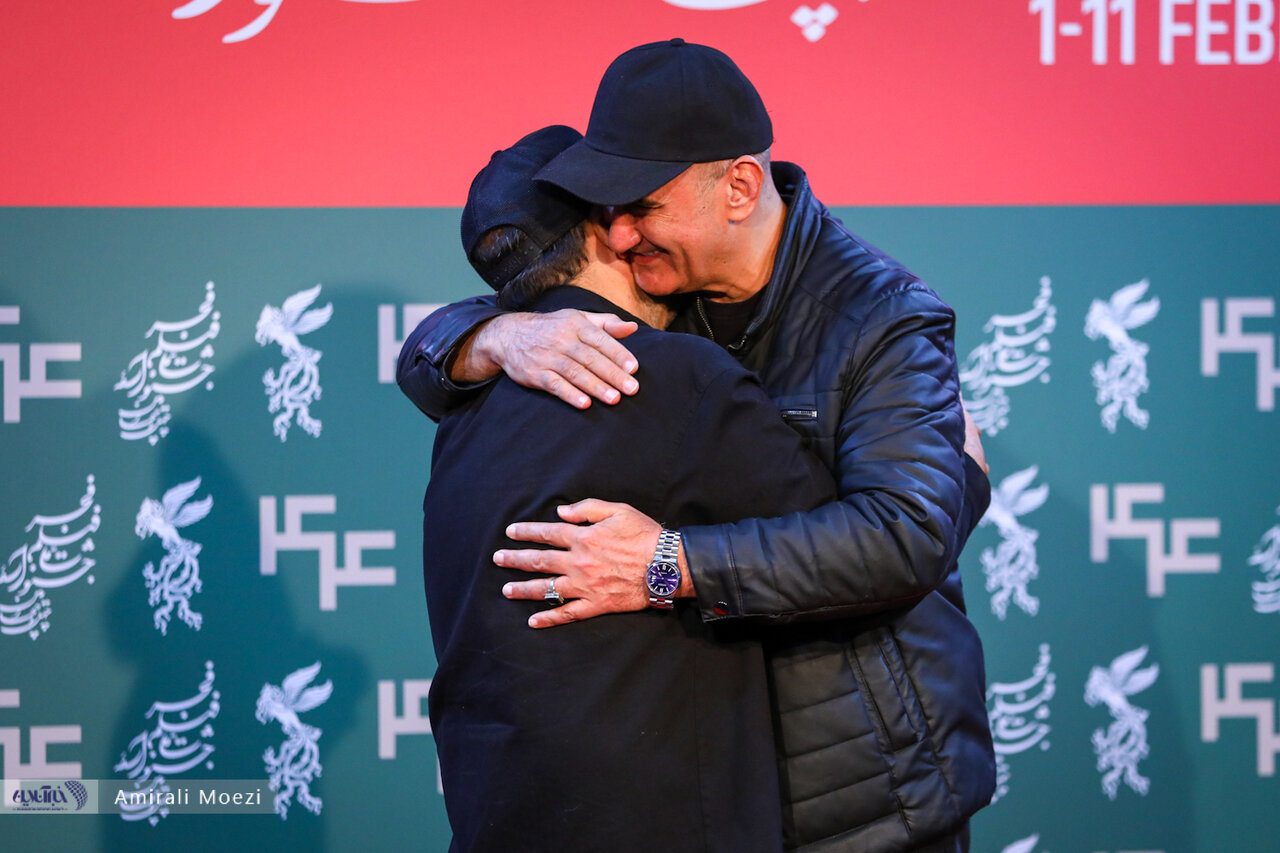 خوشحالی دو بازیگر فیلم «قطار» با وجود دشمنی در فیلم! عکس 1 خوشحالی دو بازیگر فیلم «قطار» با وجود دشمنی در فیلم! عکس