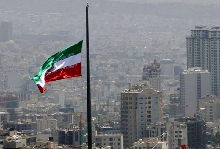 وزش باد شدید/طوفان در تهران کارساز نیست