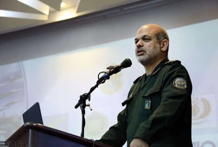 واکنش سردار وحیدی به حضور نیروی دریایی آمریکا در منطقه: نباید به آن توجه کرد