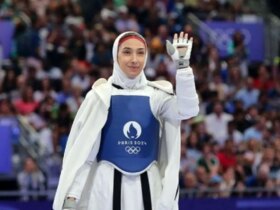 مدال طلا بر گردن مبینا نعمت زاده در امارات