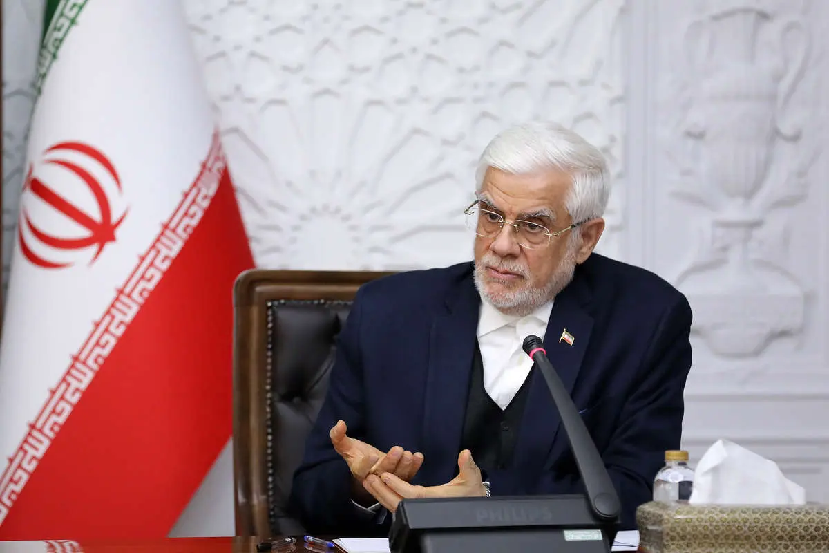 عارف دستور پیگیری و اطلاع رسانی فوری حادثه آتش سوزی بازارچه غرب تهران را صادر می کند