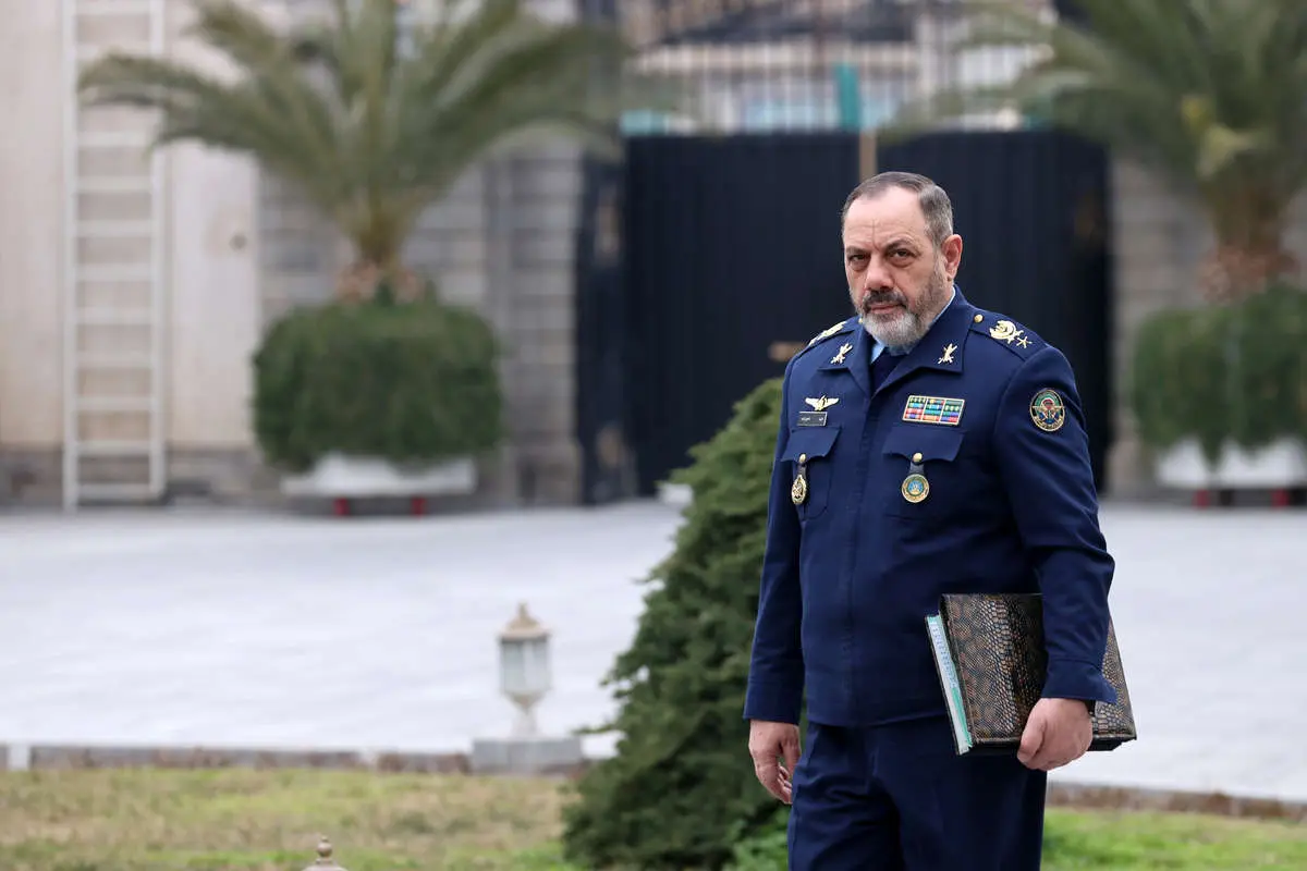 وزیر دفاع به باکو آمد