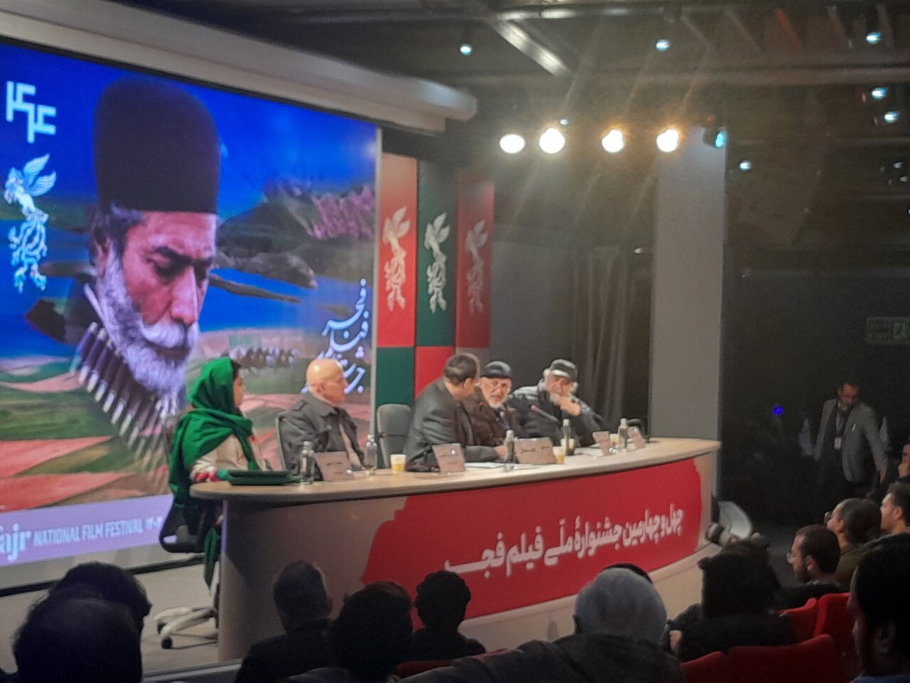 انتقاد محمدرضا شریفی نیا از رفتار محمدحسین مهدویان: شما با حرف هایتان به دوقطبی دامن می زنید!