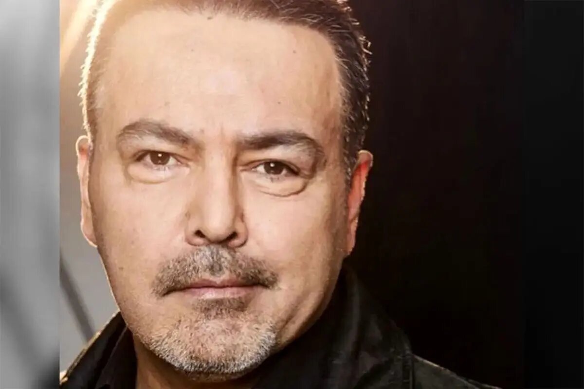 واکنش فریبرز عرب نیا به شایعه حمایت از نظام شاهنشاهی / مخالف سلطنت و استبداد شخصی