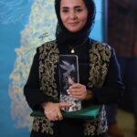 جریان زندگی را در «دنیای مبهم هاتیف» نشان می دهم/در طراحی لباس خود را جای شخصیت ها می گذارم.