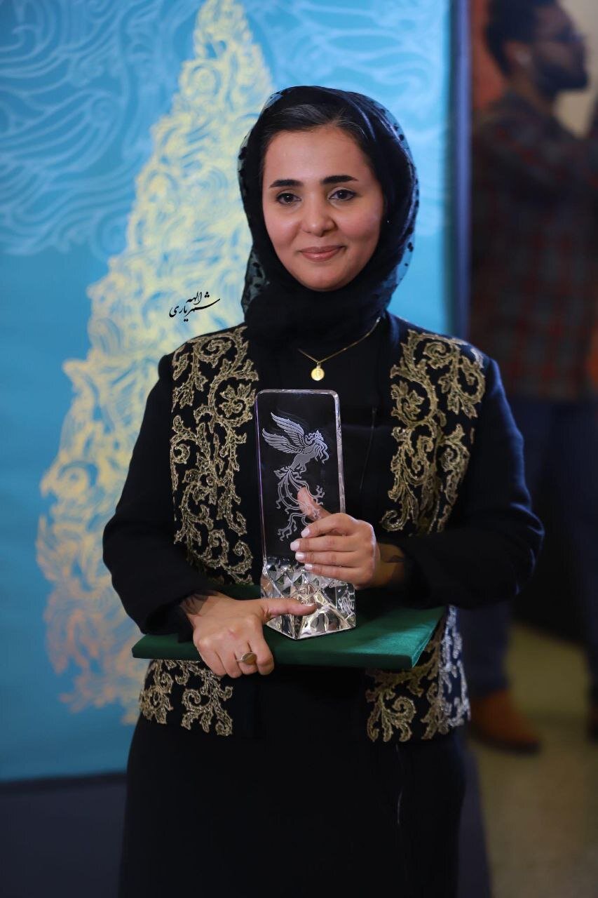 جریان زندگی را در «دنیای مبهم هاتیف» نشان می دهم/در طراحی لباس خود را جای شخصیت ها می گذارم.