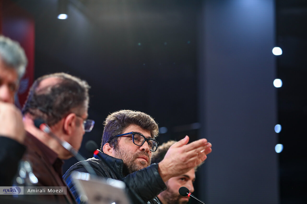 پناه بردن به رویا در دنیای بی رحم/ وقتی نمی توانیم تنهایی خود را با دیگران تقسیم کنیم چه کنیم؟/ نشست خبری با تسلیت به کسانی که عزیزانشان را از دست دادند آغاز می شود.