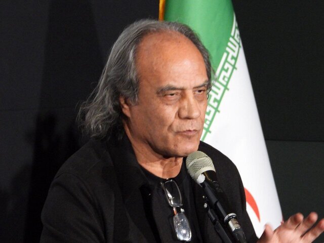 هنرمندان به نمایندگی از نظام الدین کیایی سخنرانی کردند