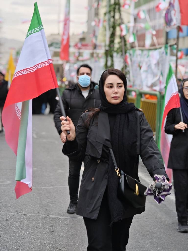 زنان شرکت کننده در راهپیمایی 22 بهمن در رادیو و تلویزیون تصویری + قاب عکس