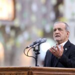 22 چهره سیاسی در راهپیمایی بهمن/ تصاویر پزشکان و عراقچی در ملاء عام