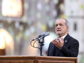 22 چهره سیاسی در راهپیمایی بهمن/ تصاویر پزشکان و عراقچی در ملاء عام