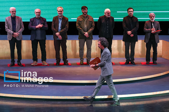 پیام های ویدیویی جسورانه تر از بازیگران؛ شب پر از خشم و شوخی با منشی و رئیس جمهور بود