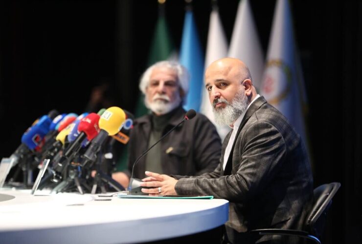 به درخواست گروهی 1300 نفره از مدیران مدیا+فیلم، تصاویر عکاسی برخی از فیلم ها حذف شد. 30 به درخواست گروهی 1300 نفره از مدیران مدیا+فیلم، تصاویر عکاسی برخی از فیلم ها حذف شد.