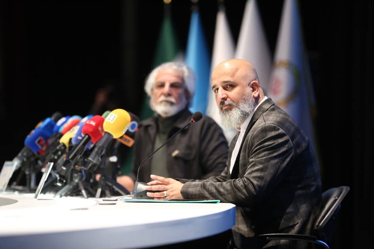 به درخواست گروهی 1300 نفره از مدیران مدیا+فیلم، تصاویر عکاسی برخی از فیلم ها حذف شد.