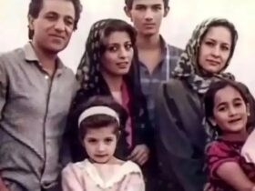 آزیتا حاجیان 30 ساله در کنار مرجان خواننده/عکس